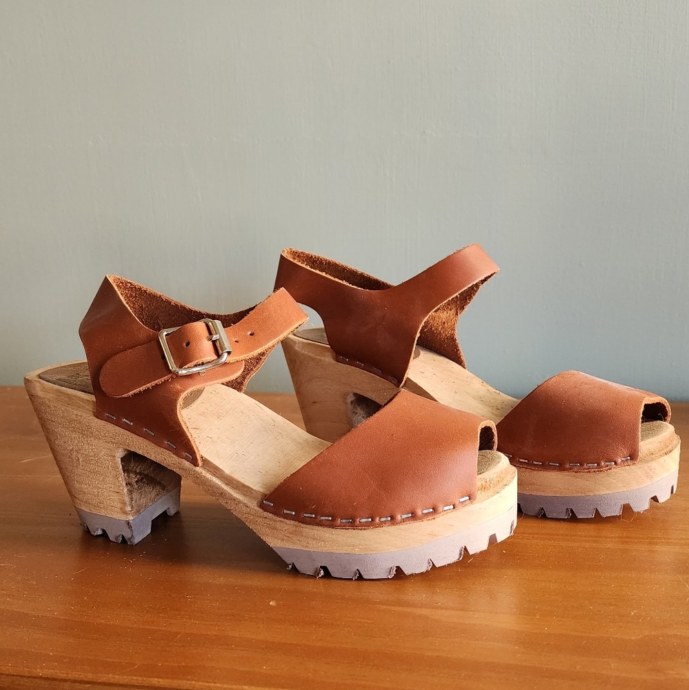 NWT MIA Tan Wooden and Leather Clogs